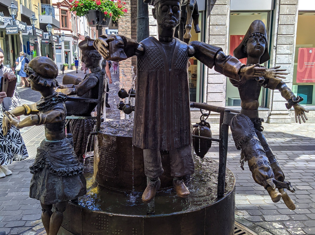 Puppenbrunnen-亚琛必去景点
