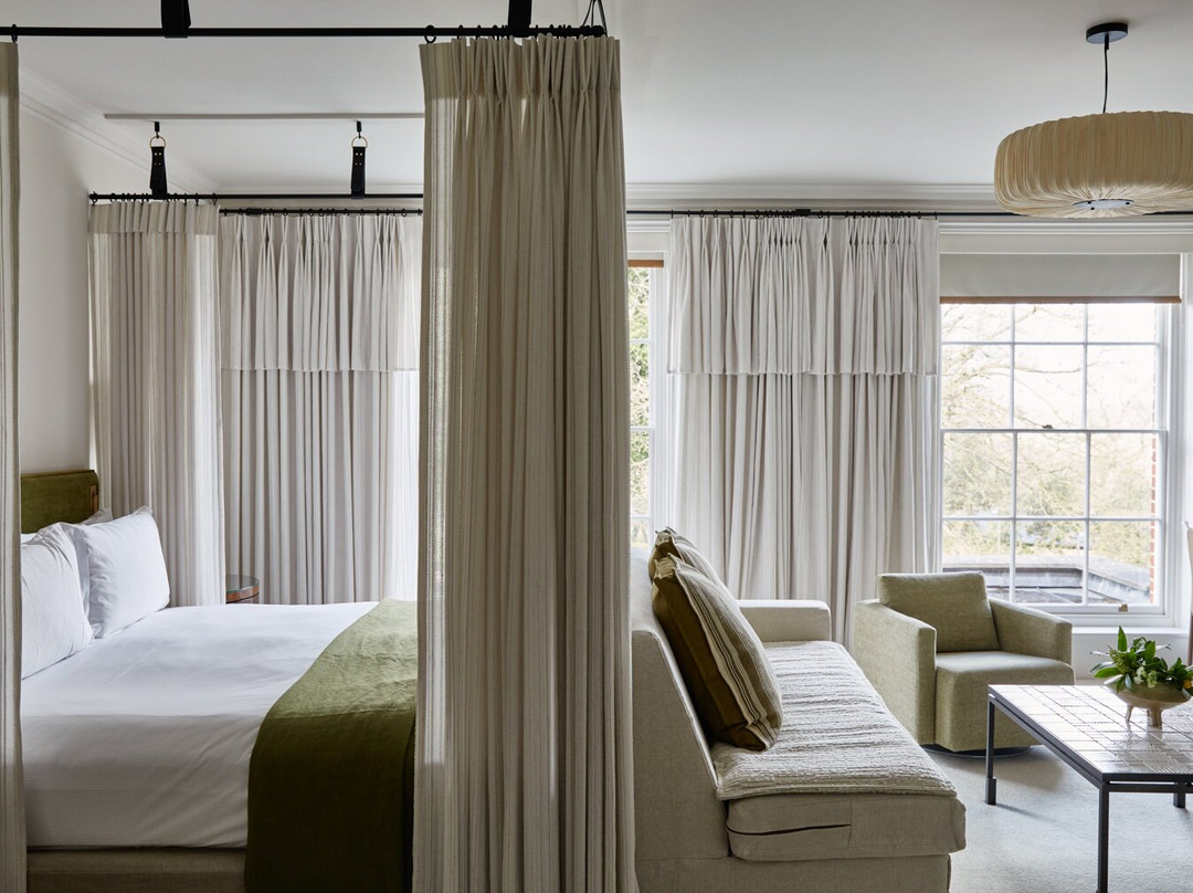 The Grove Hotel主图