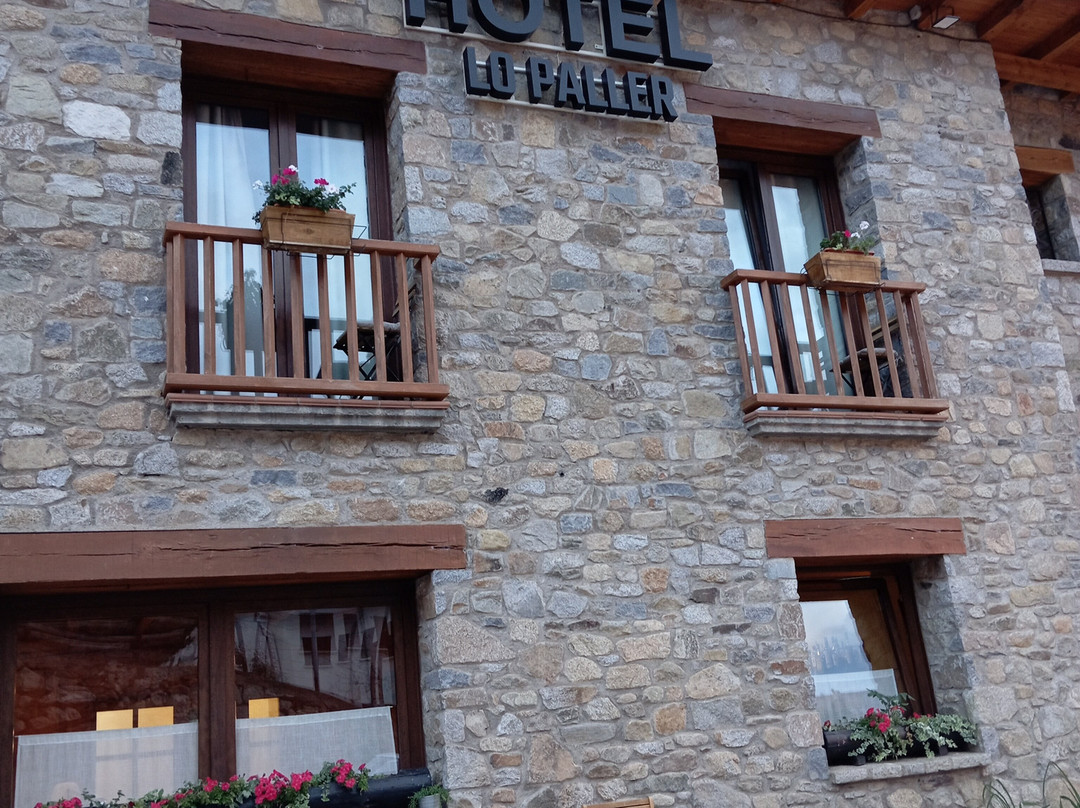 洛帕耶尔酒店主图