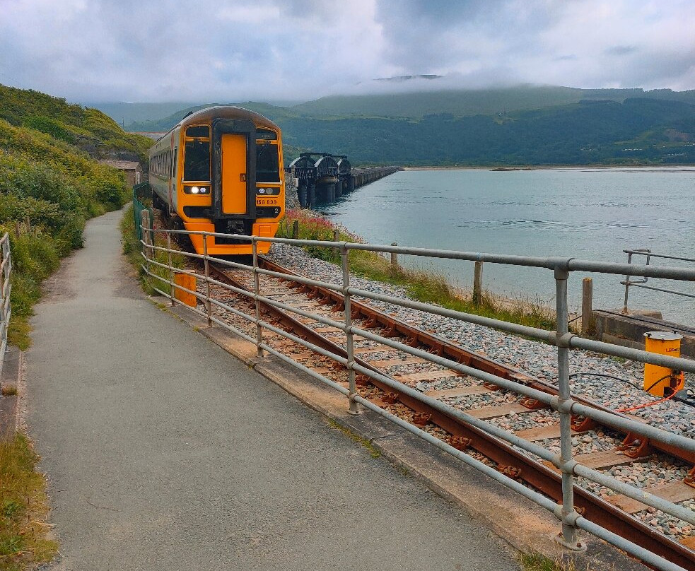 Barmouth Bridge景点图片