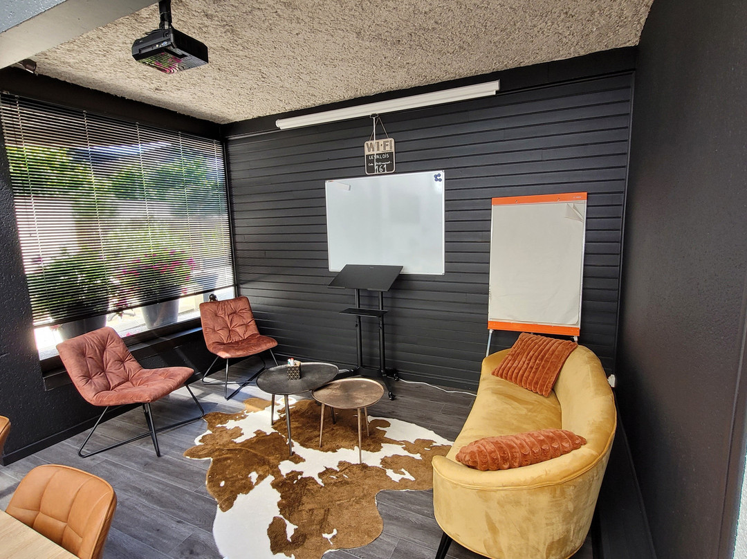 因特尔瓦罗酒店主图