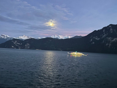 赫滕斯坦校园酒店主图