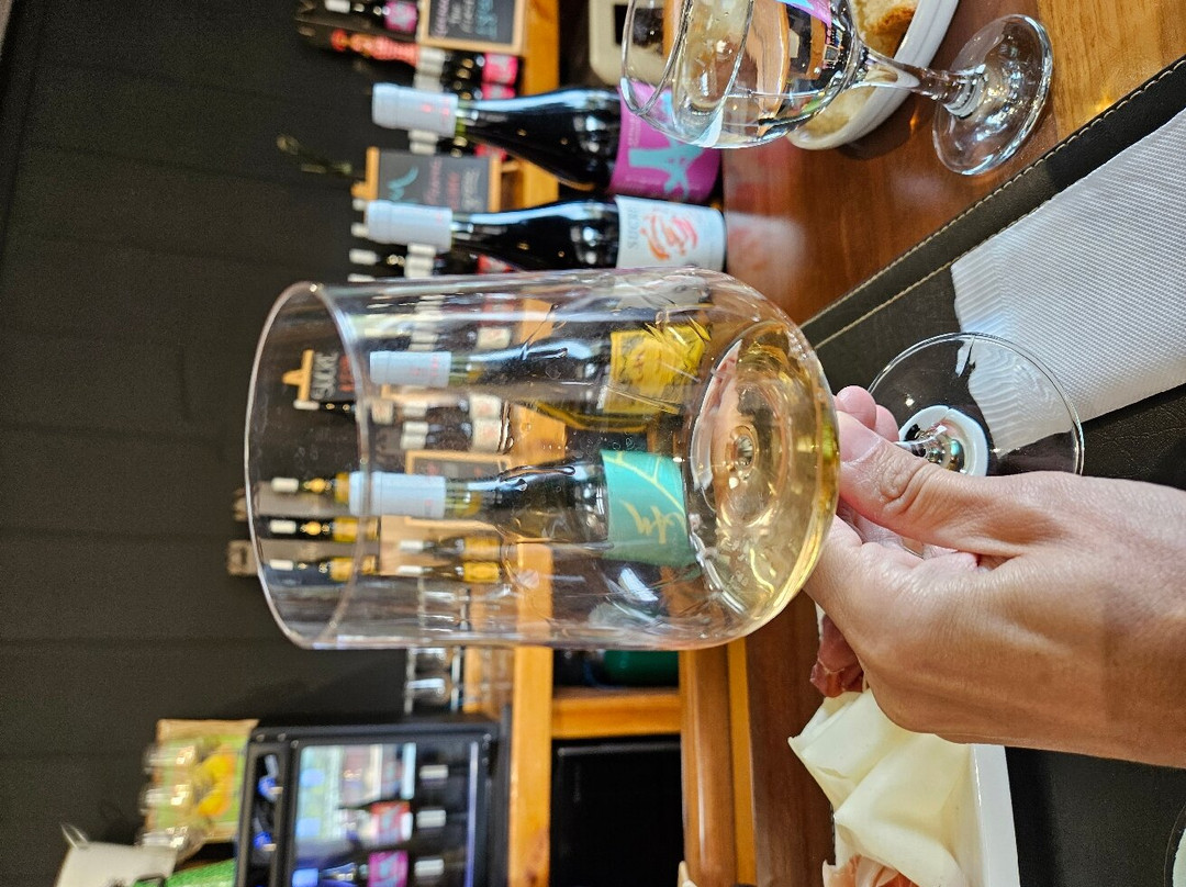 Attilio & Mochi - Passionate Winemakers-卡萨布兰卡必去景点