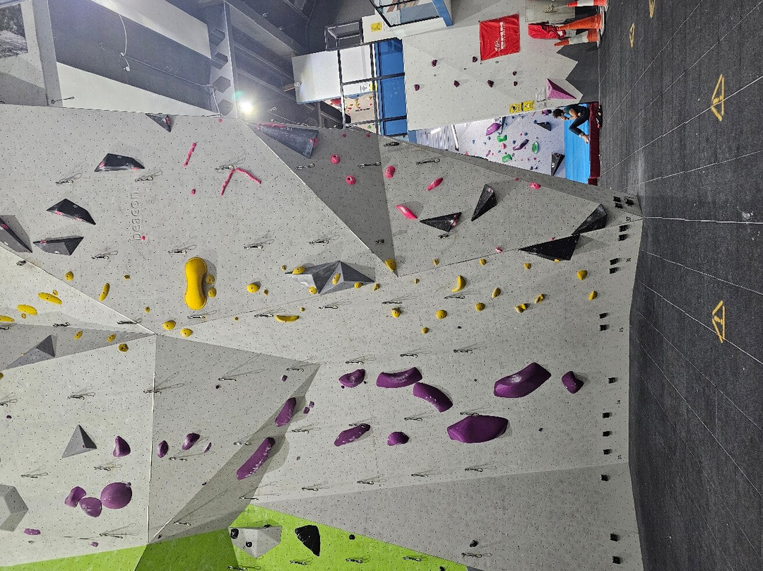 Beacon Climbing Centre景点图片