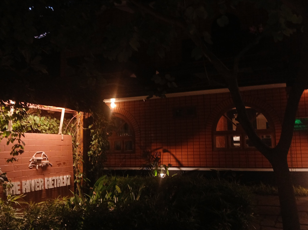 The River Retreat主图