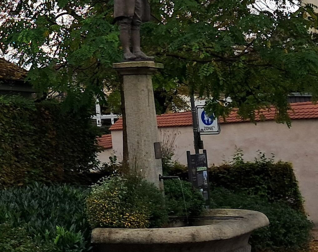 Schwertletänzerbrunnen景点图片