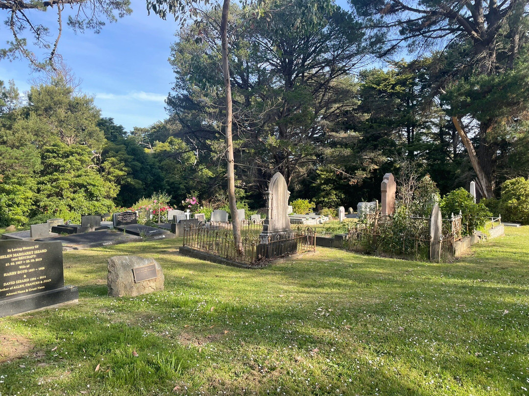 Flinders Cemetery景点图片