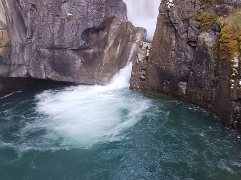 Banff Gondola, Upper Hot Spring, Lake Minnewanka, Johnson & Two Jack Lake Banff Town-卡尔加里必去景点