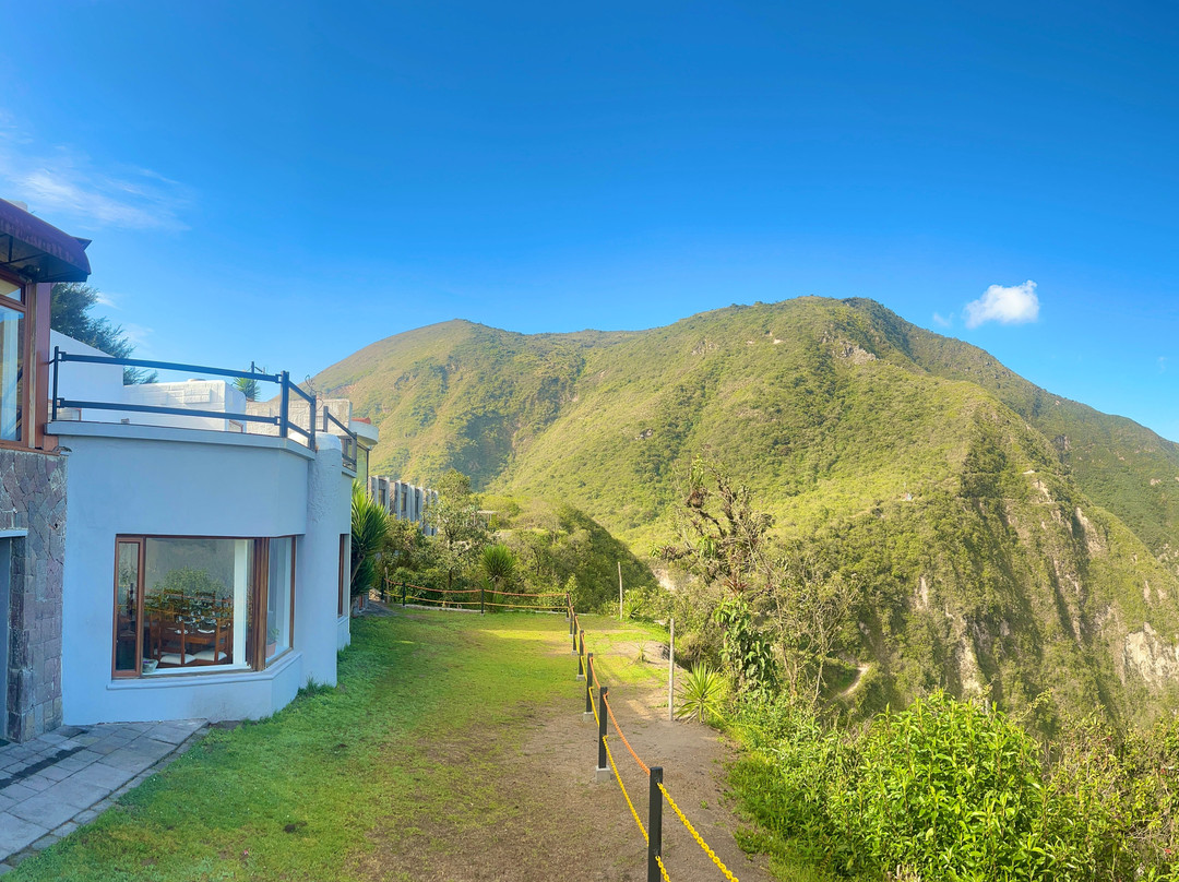 El Crater Hotel主图