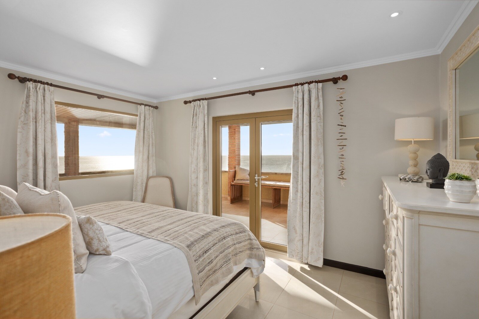The Bellafonte - Luxury Oceanfront Hotel-客卧