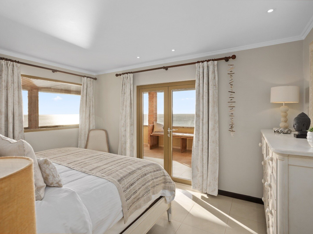 The Bellafonte - Luxury Oceanfront Hotel主图