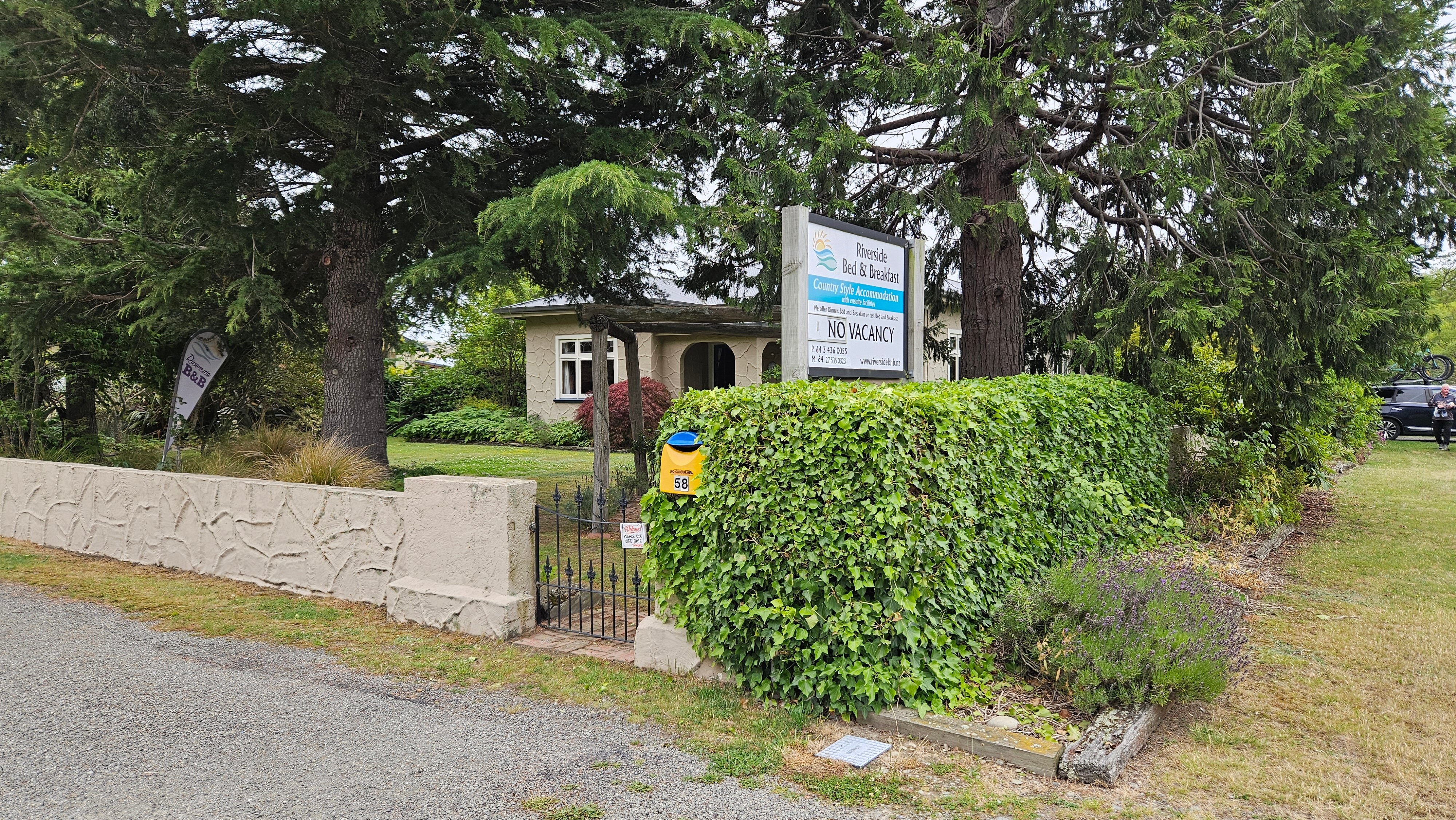 Riverside B & B-官方