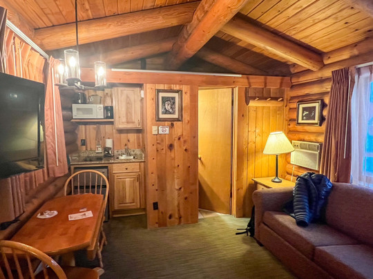 牛仔乡村度假酒店主图