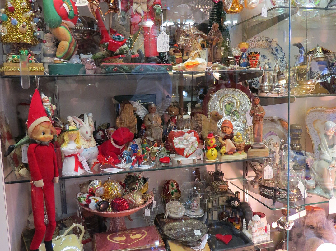 The Summit Antiques Center景点图片