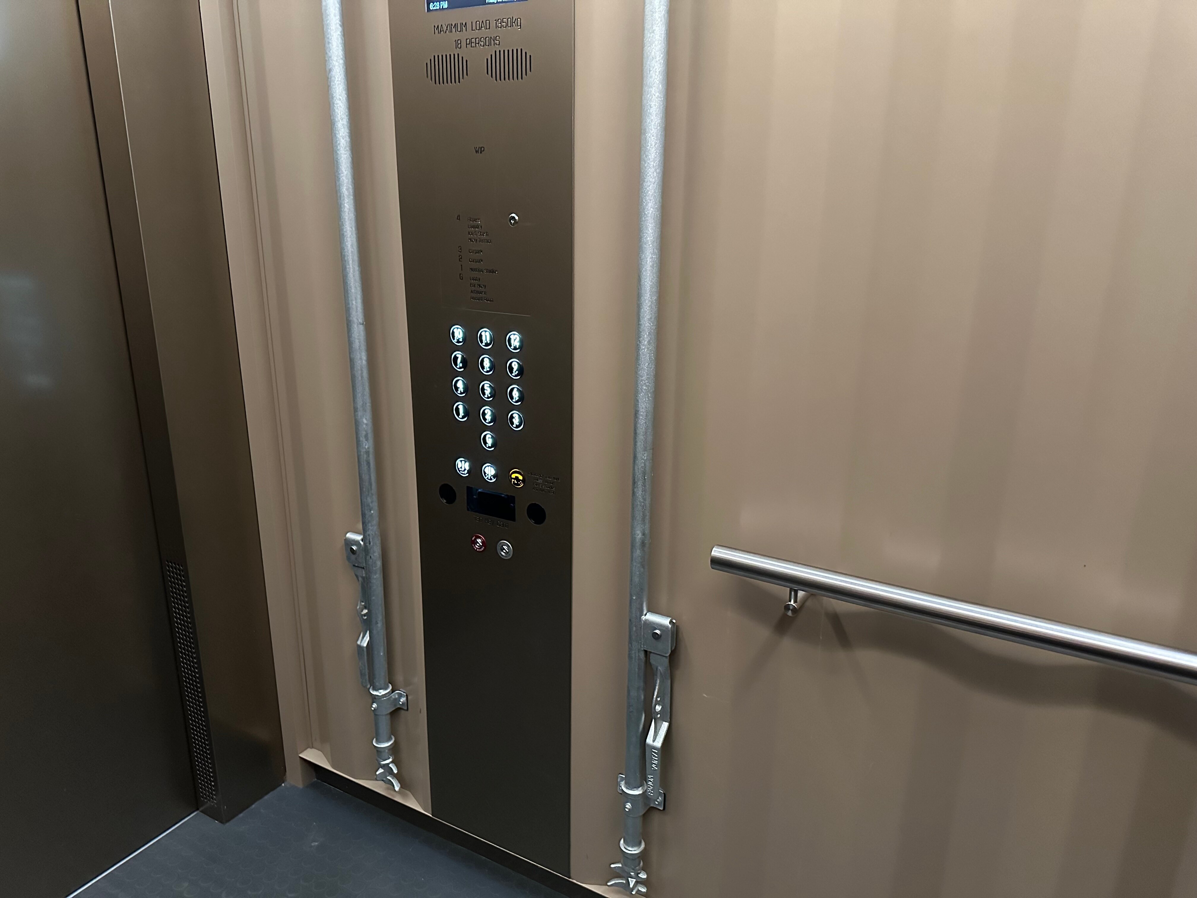 Moxy Sydney Airport-浴室