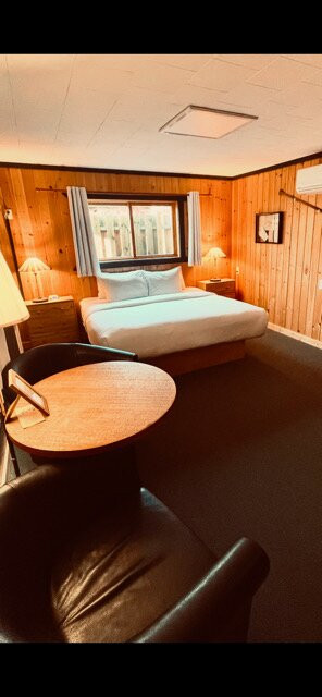 Mangy Moose Motel主图