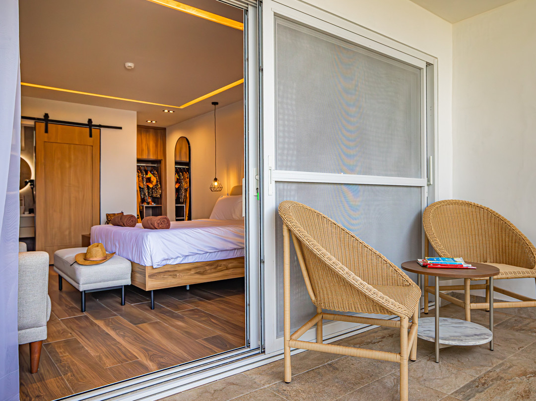 Sunset Beach Hotel主图