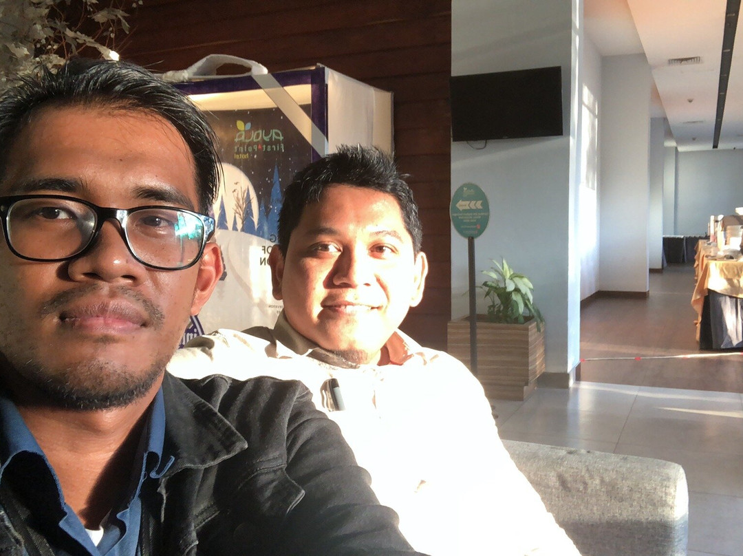 Ayola First Point Hotel Pekanbaru主图