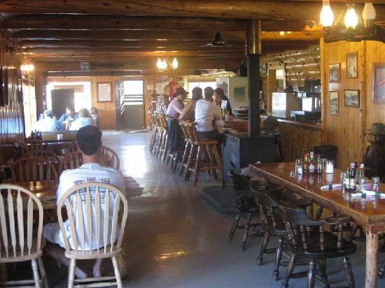 Smiley Creek Lodge主图