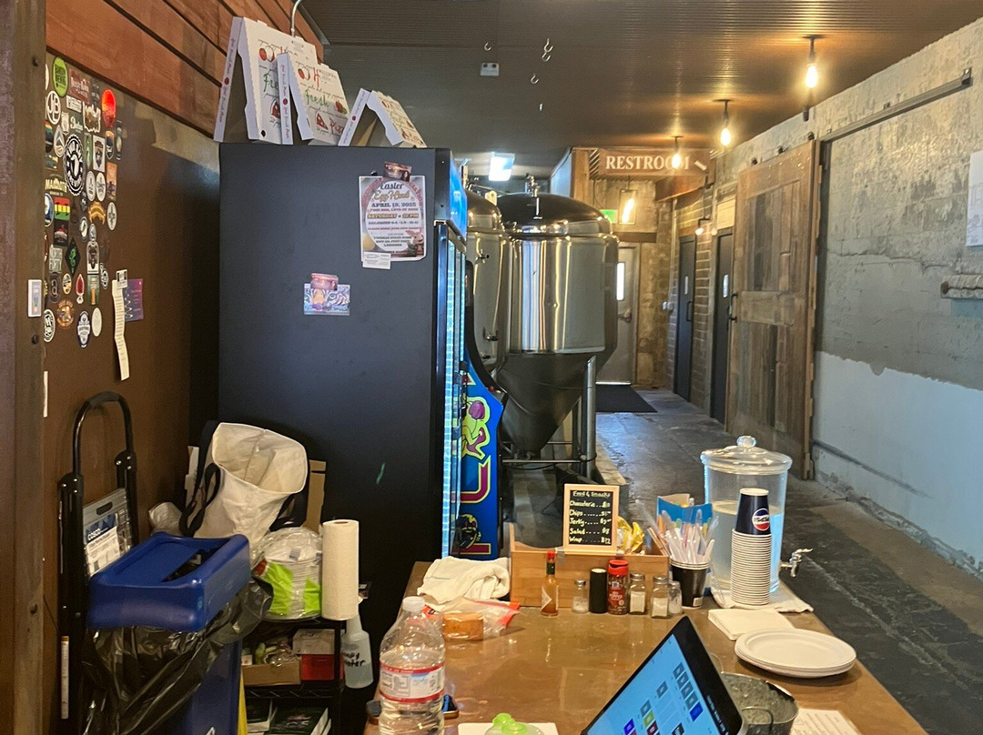 Two Shy Brewing - Reedsport景点图片