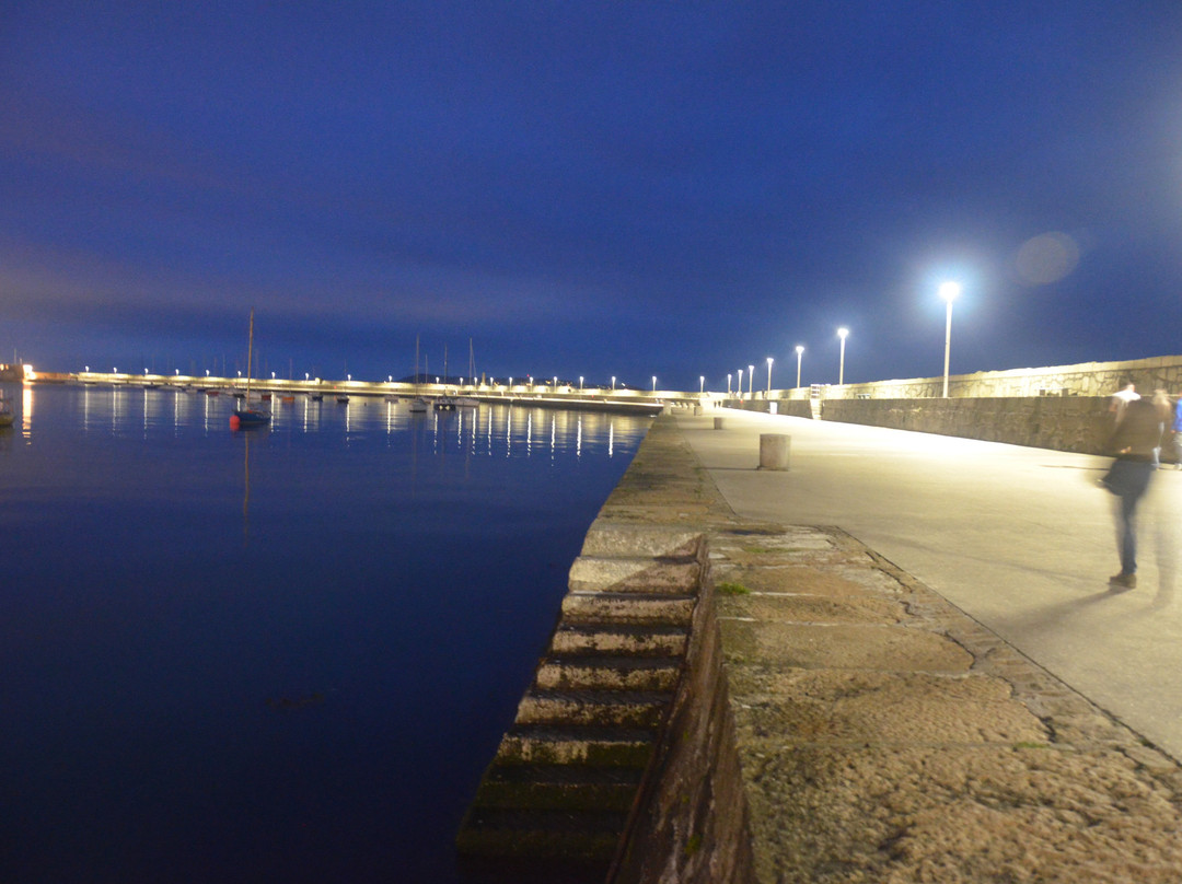 Dun Laoghaire East Pier-当莱瑞必去景点