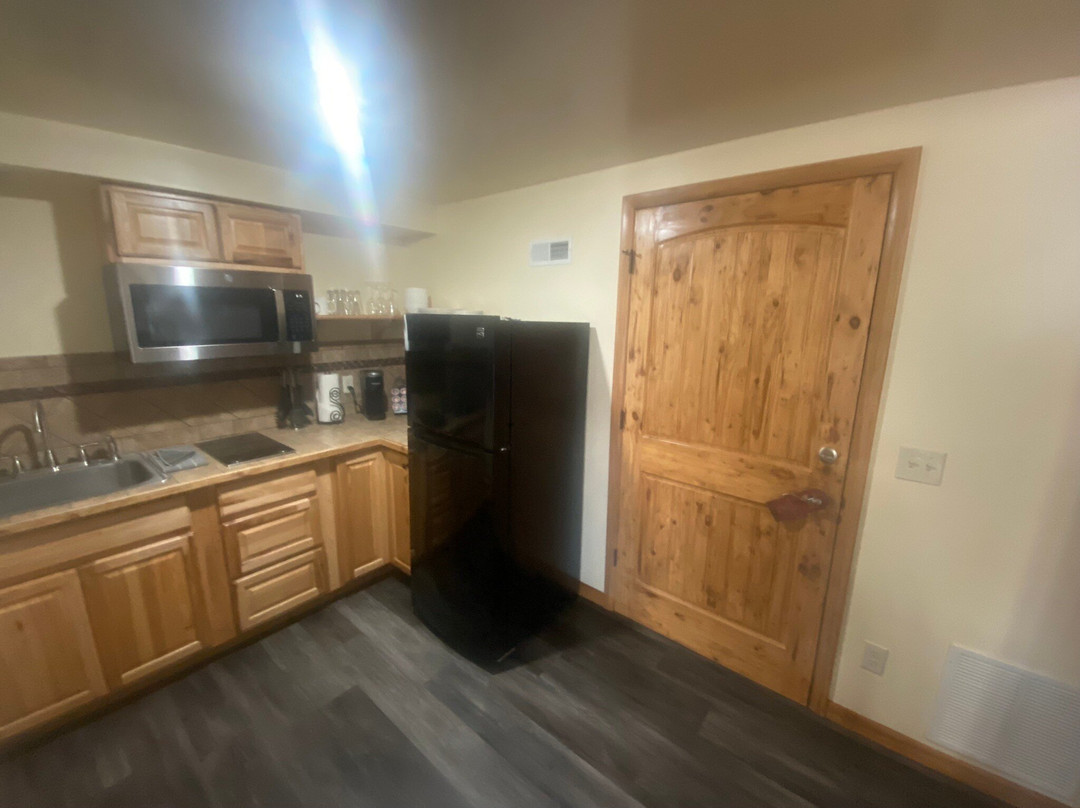 河边小木屋主图