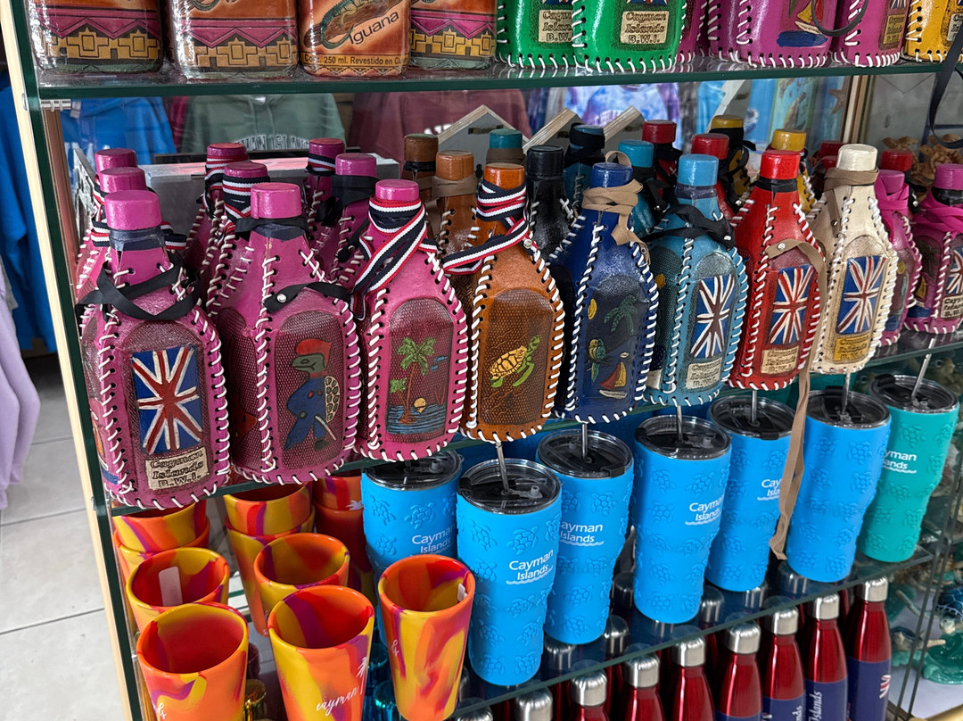 Cayman Gifts & Souvenirs景点图片