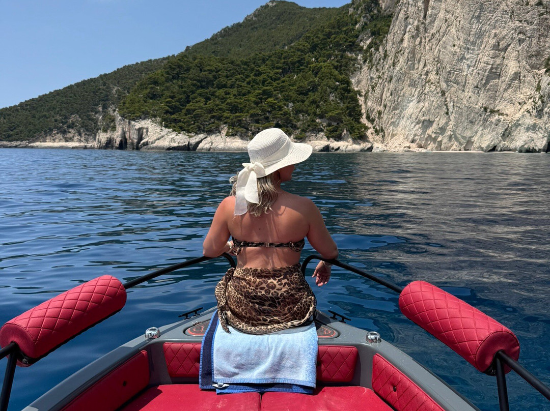 Fioro Boat Rentals景点图片