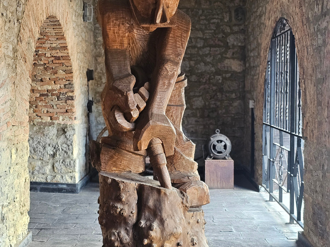 Centro de Interpretacion de la Mineria-Barruelo de Santullan必去景点