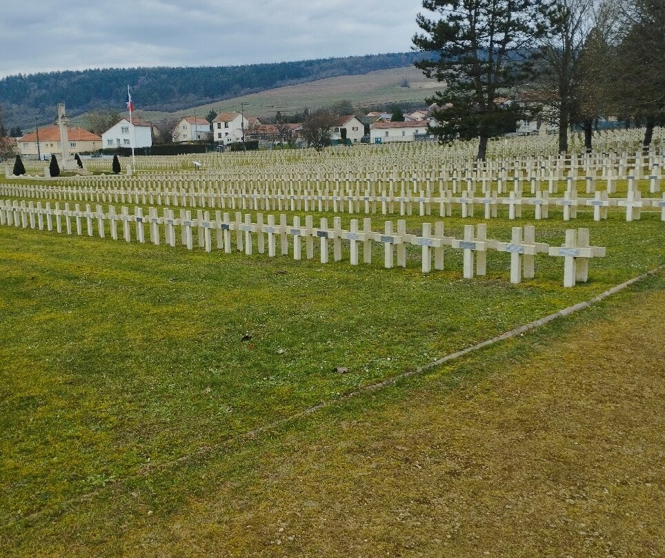 Cimetiere Militaire du Faubourg-Pave景点图片
