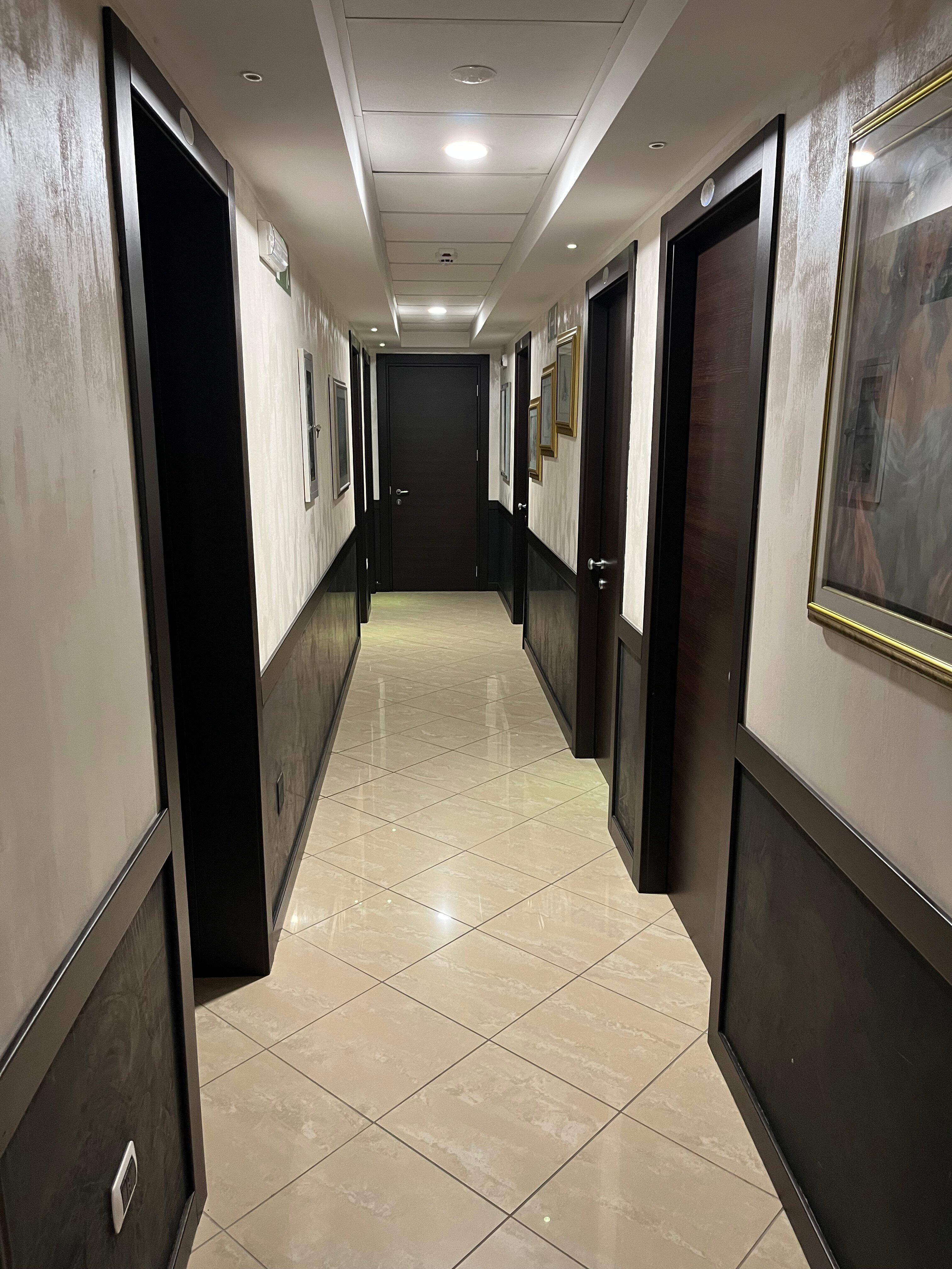 Mannu Hotel-官方