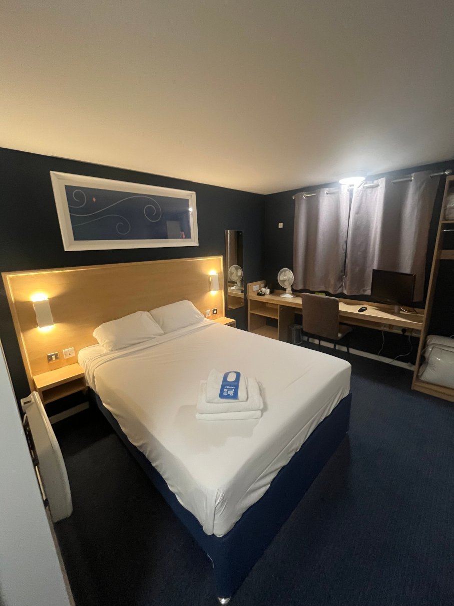 TRAVELODGE AMESBURY STONEHENGE-客卧