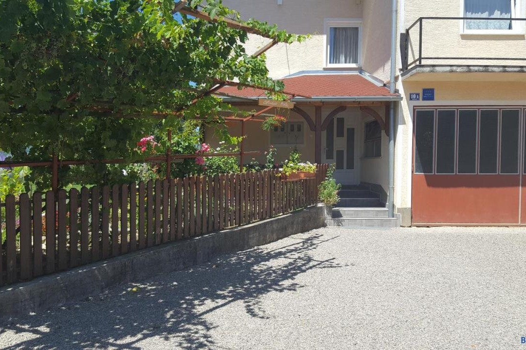 Studio Apartments Ante
