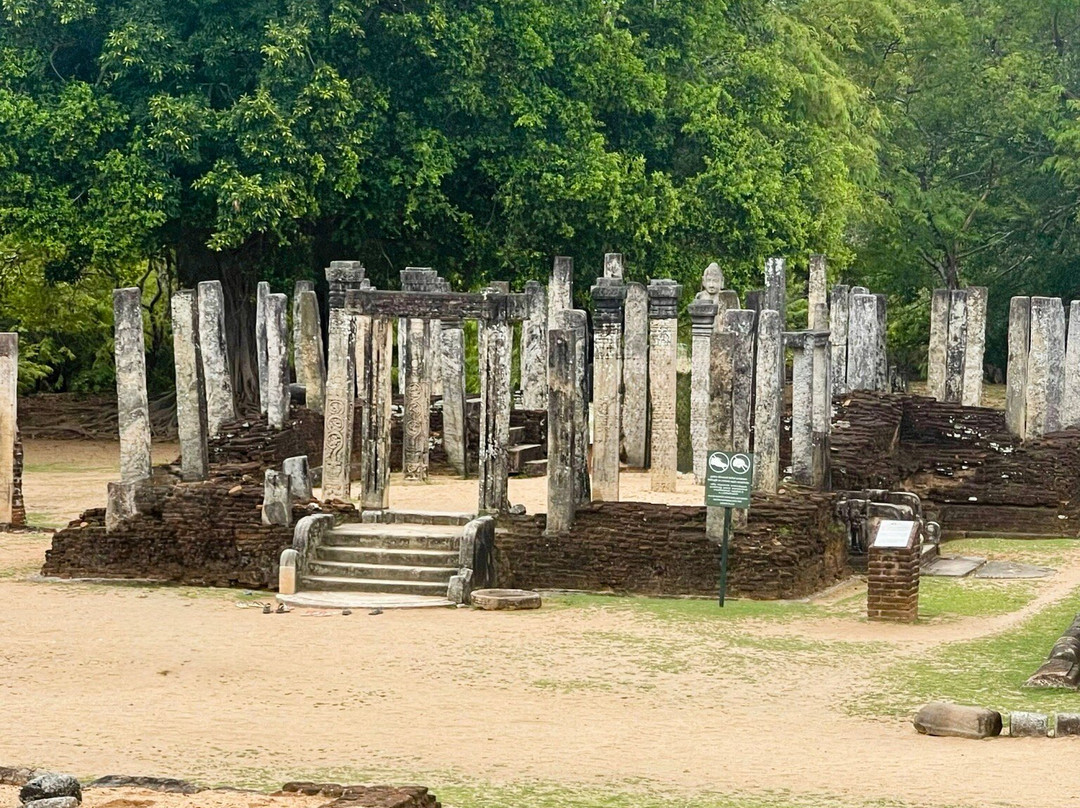 Nissanka Latha Mandapaya-波隆纳鲁瓦必去景点