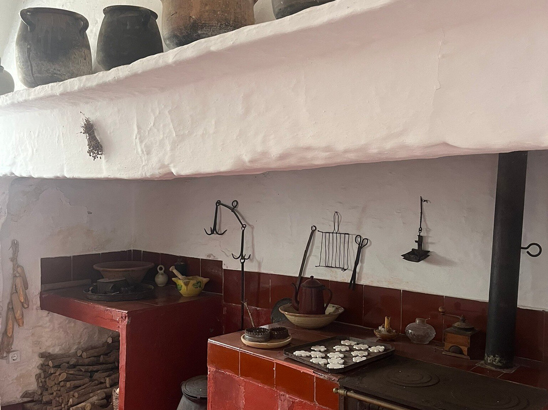 Binissues-Ferreries必去景点