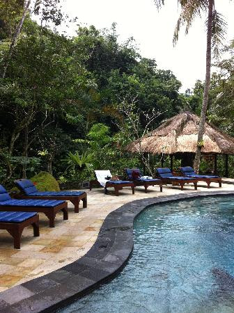 替佳睦普酒店主图