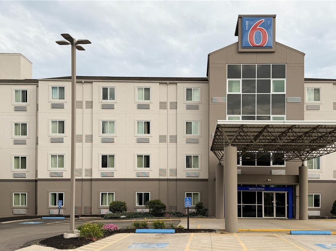 朴茨茅斯6号汽车旅馆