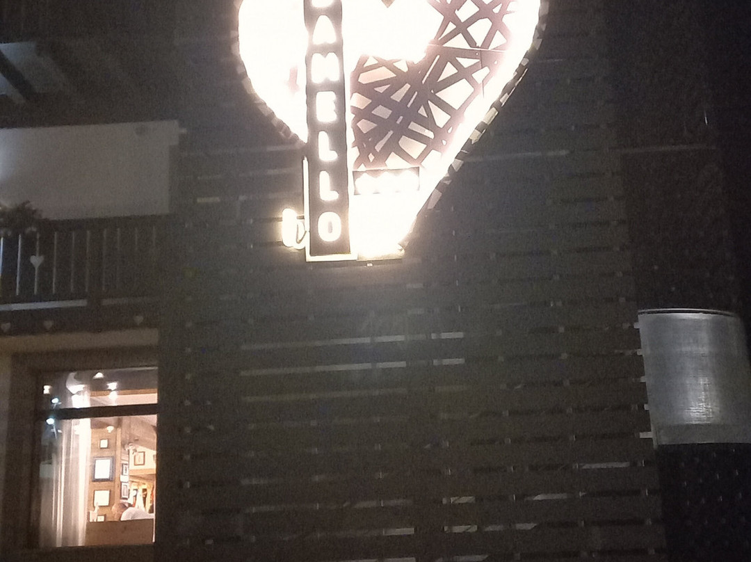 阿达梅洛酒店主图