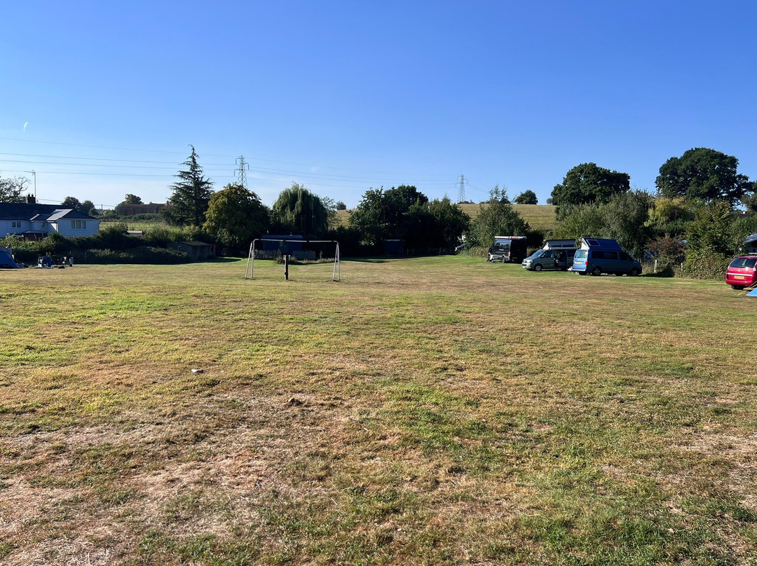 The Hare And Hounds主图