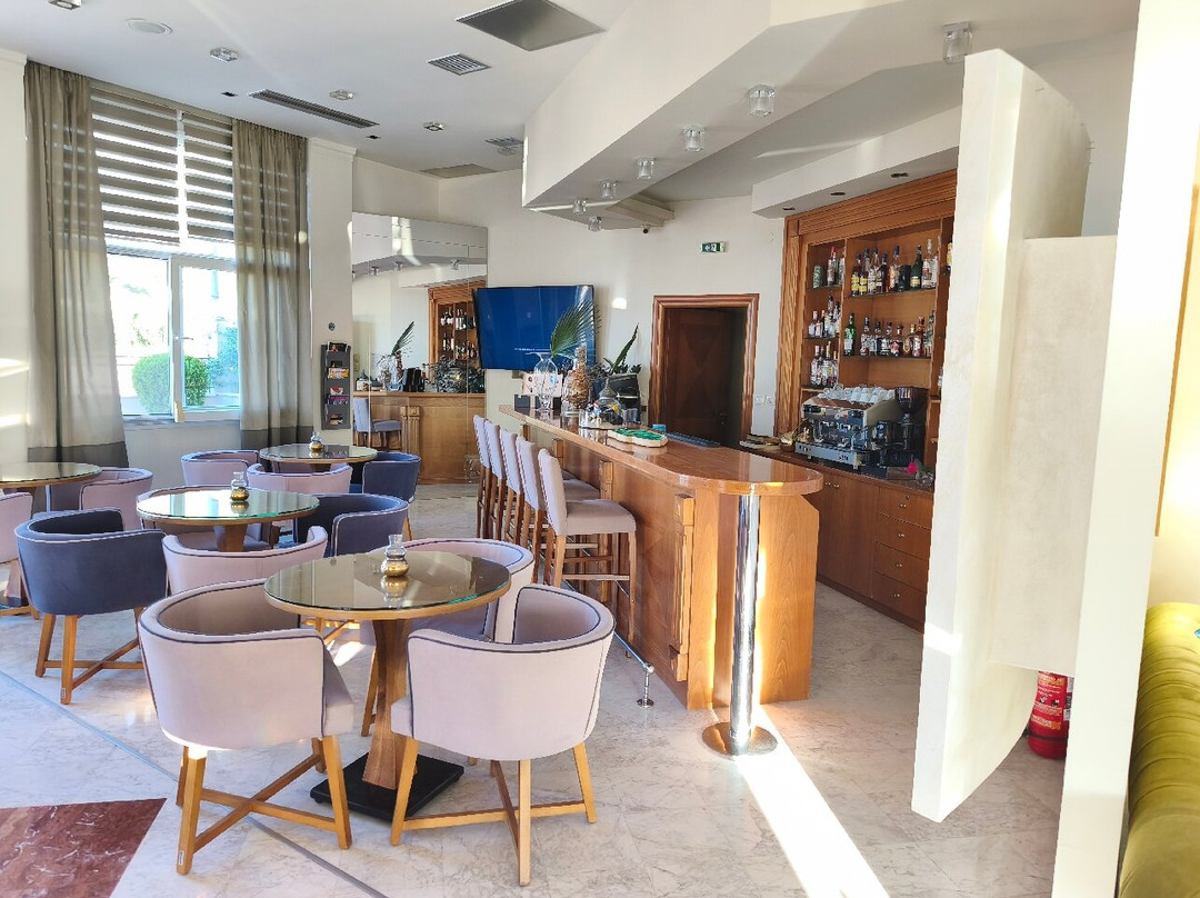 Chloe Luxury Hotel主图