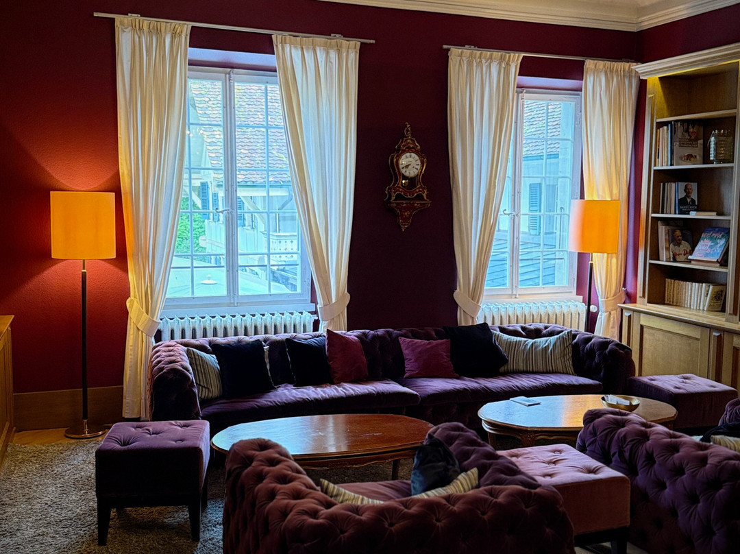 Schloss Huenigen主图