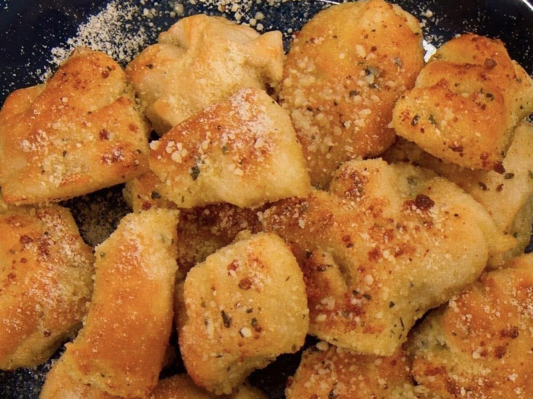 Heroes Family Bistro & Pub