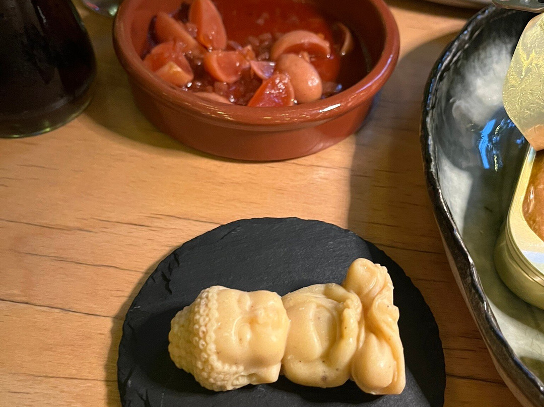 Gudn: Restaurant Und Weingarten