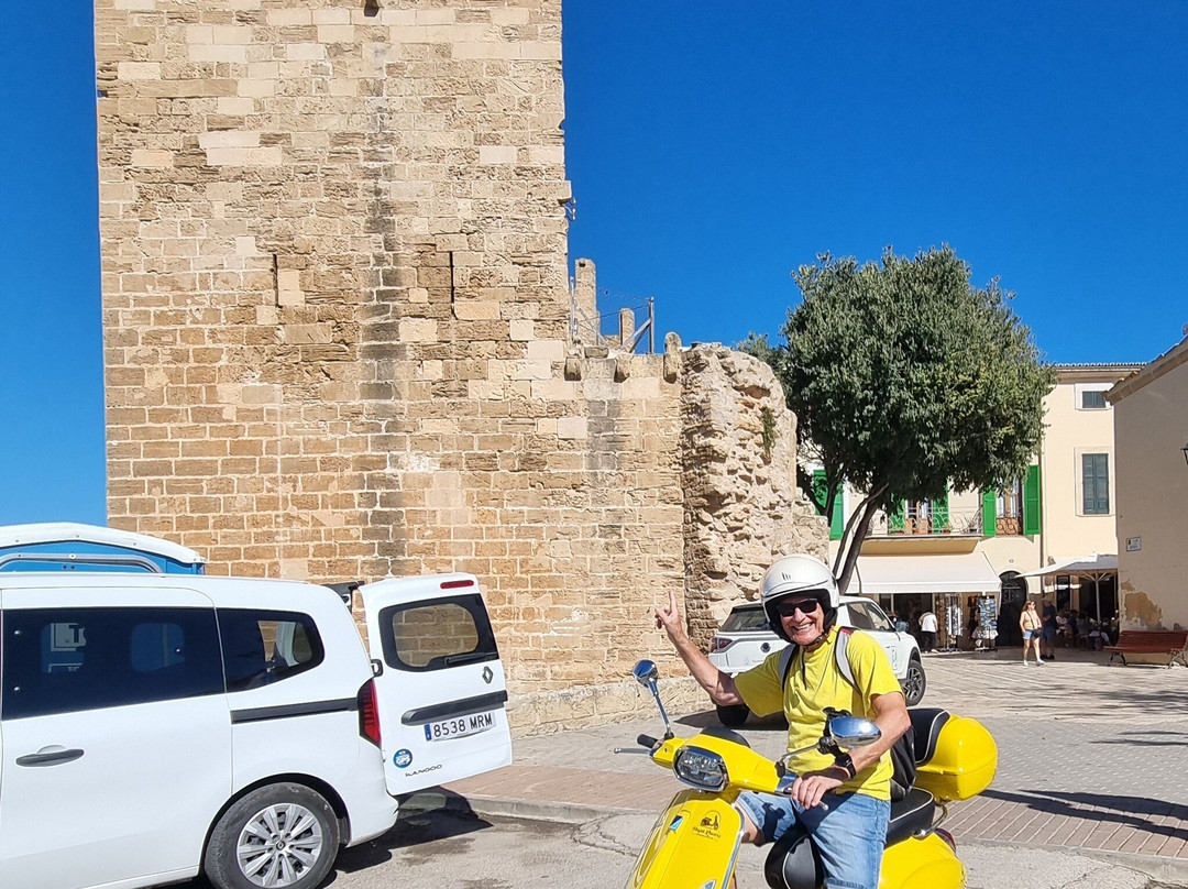 Vespa Rental Alcudia| Vespa Lovers-阿尔库迪亚港必去景点