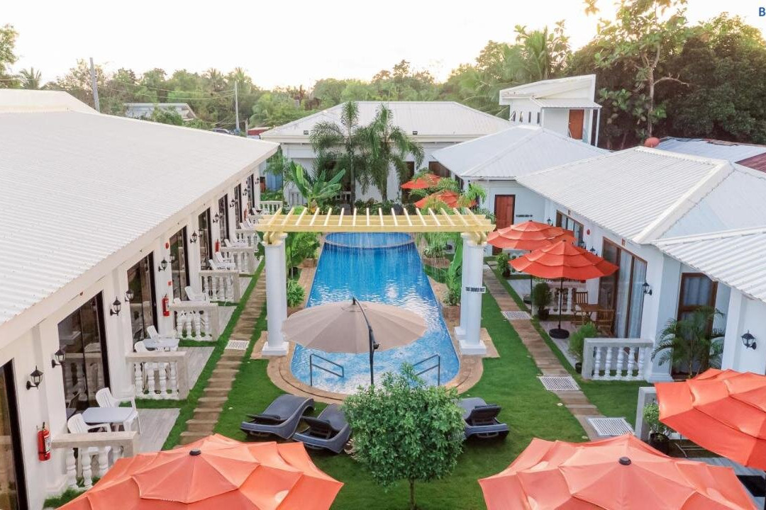 E L Westensee Resort