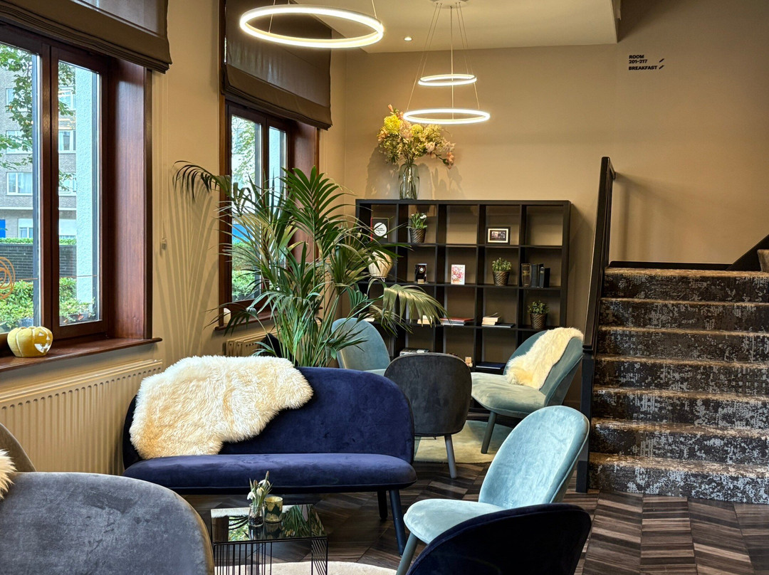 奥林匹亚酒店主图