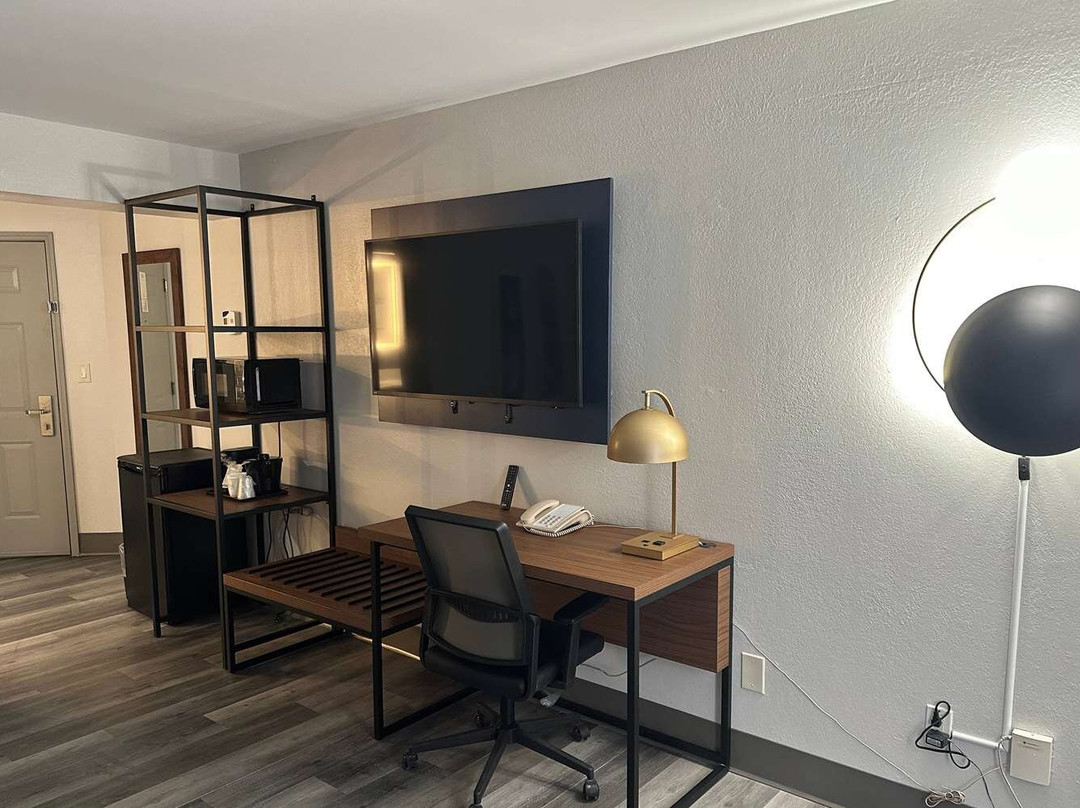 La Quinta Inn & Suites by Wyndham Birmingham Homewood主图