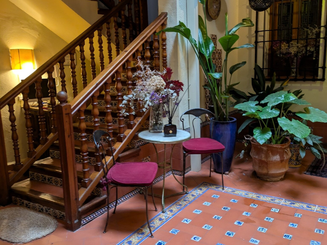 阿尔穆尼亚德善秘古尔酒店主图