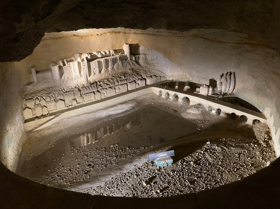 Pierre et Lumiere-梭缪尔必去景点