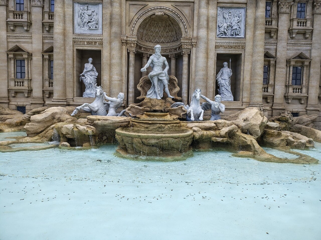 Fontana Di Trevi - Serra Negra/SP